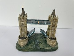 Lilliput Lane Tower Bridge from Britain’s Heritage Collection (Imperfect)