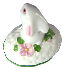 Trinket Box Bunny Rabbit on Egg Basket by Avon Hand Painted in Brazil Weiss 1982
