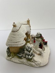 Lilliput Lane Sleigh Bells – Christmas Special Edition 2004. Code Number L2685