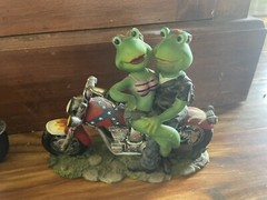 Vtg Sprogz Frog Figurine Chopper Hopper w/ Motorcycle And Hot motorcycle Couple