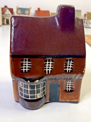 RARE Mudlen End Studio Felsham Suffolk Miniature Bow Fronted Shop Cottage 11 RED