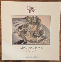 Lilliput Lane Leonora’s Secret Ltd Ed 356/2500 Box Deeds Certificate Book