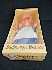 1975 knickerbocker Sunbonnet Baby Molly mint in box