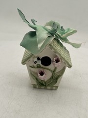 Set of 2 Collectible 2000 Mud Pie Daisy Mini Birdhouses w/Flowers & Bees