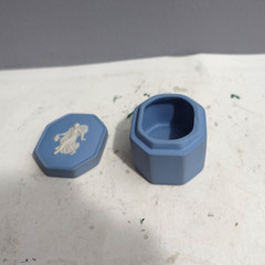 Wedgwood Jasperware 8 Sided Small Pill Trinket Box