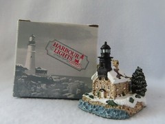Olf Field NY 2001 Harbour Lights Lighthouse Ornament – MIB