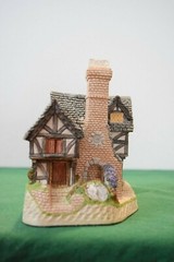 David Winter Cottages Inglenook Cottage Mint in its original box.