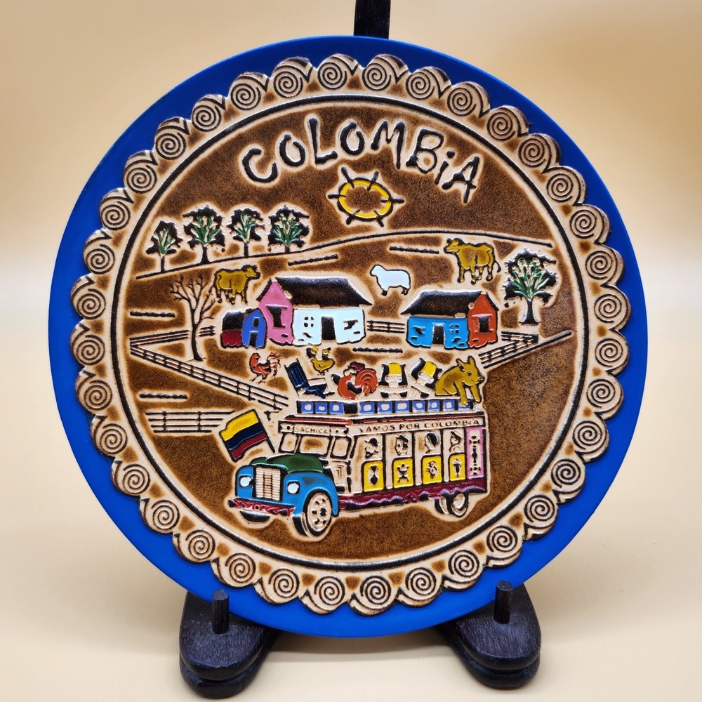 Imprinted Leather Wooden Farm House Hanging Wall Art/Plate Vamos Por Colombia