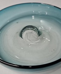 Vintage 1960’s Unbranded Aqua Blue Glass Raised Center Handmade 7.25″ Round Bowl