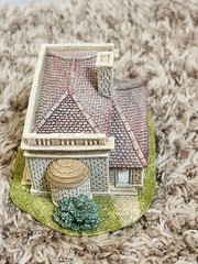Lilliput Lane English Country Estates “The Banqueting House” 1994 – Mint in box.