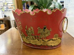 VINTAGE LARGE CHINOISERIE CHINESE RED TOLE TOLEWARE CACHEPOT PLANTER