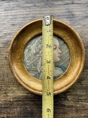 Vintage Italian Florentine Wall Plaque Round Gilt Gold