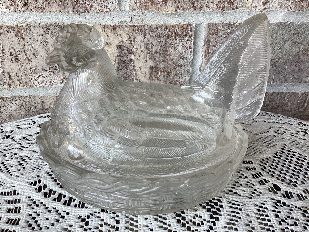 L E Smith Hen on a Nest Covered Candy Dish Clear Glass Woven Basket Heavy Vtg 5”