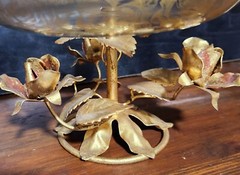 VINTAGE MID CENTURY ITALIAN 24K GOLD COLORED GILT TOLE ROSE PEDESTAL CANDY BOWL