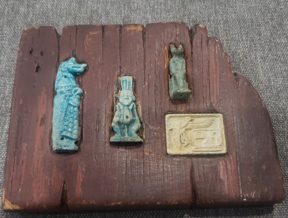 Antique Faience 3 AmuletS On A Red Piece Of Wood From EGYPT