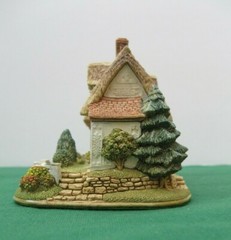 Lilliput Lane Pargeter’s Cottage Mint in original box with deed. L2865