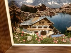 MOUNTAIN LIVING FAMILY BOX FRAME VINTAGE HANDMADE SOLD AS IS