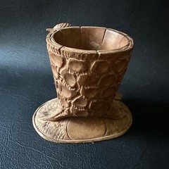 VINTAGE HAND CARVED WOODEN BIRD MATCH TOOTHPICK HOLDER MADE IN SWITZERLAND
