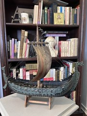 100% COPPER & WOOD NORWEGIAN VIKING SHIP W/WOODEN STAND APROX 16” L, 14” T, 4″ W