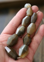 Ancient Agate Beads Islamic 1500 AD – Strand 1 – from Afghanistan 13 Beads