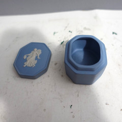 Wedgwood Jasperware 8 Sided Small Pill Trinket Box