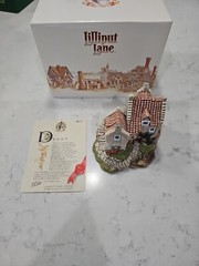 Lilliput Lane – Culross House – Mint in its original box with a deed.
