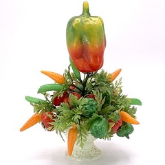 Vtg Anthropomorphic Vegetable Plastic Centerpiece Kitsch Lashes Top Hat * READ