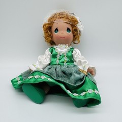 PRECIOUS MOMENTS Vinyl Doll IRELAND Irish Traditional Green White Dress
