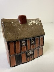 RAREMudlen End Studio Felsham Suffolk Pottery Miniature Thatched Cottage RED #4R