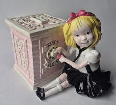 DEPT 56 THE STORYBOOK COLLECTION 2001 CLASSIC ELOISE BANK PINK & MOVIE . . .READ