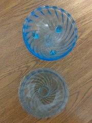 Wilkerson Light Blue UV Reactive Tninket Dish 3-footed NEW 3 In Tall 4 In Wide