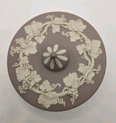Round Lid Lilac Wedgewood Jasperware Jewelry Trinket Box Grapevine Bas Reliefs