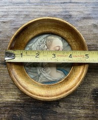 Vintage Italian Florentine Wall Plaque Round Gilt Gold