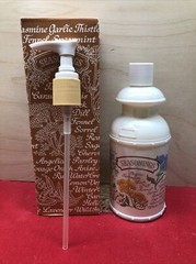 New in Box 1981 Avon Country Kitchen Moisturized Hand Lotion 10 Fl. Oz. w/ Pump