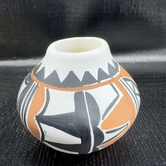 Mary T Jijola Hand Made Pottery Bud Vase Vessel Isleta Pueblo Artist Signed Vase