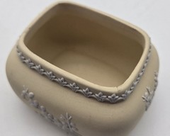 Wedgwood Primrose Yellow Jasperware Trinket Box Neoclassical England