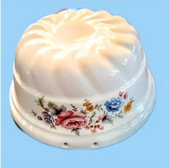 VTG Ceramic Floral Jello Mold Cottagecore English Cottage Wall Hanging Decor