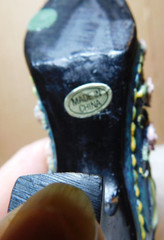 Unbranded~Tiny Molded Resin Painted Embossed Antique Women’s Mini. Shoe-Roses