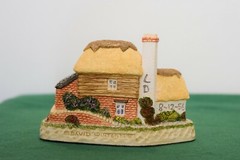 David Winter Birthstone Wishing Well December.