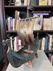 100% COPPER & WOOD NORWEGIAN VIKING SHIP W/WOODEN STAND APROX 16” L, 14” T, 4″ W
