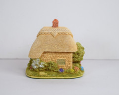Lilliput Lane Teddy Bear Cottage Mint in its original box with a deed. L2844