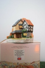 David Winter Collectibles 15 Lawnside Road. In original box.