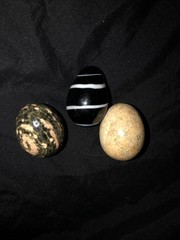 Spears like eggs made of Jasper￼