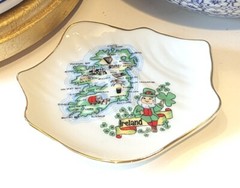Map Of Ireland Porcelain Trinket Dish Leprechaun Shamrock St. Patrick’s Day Vtg