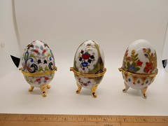 Vtg. Unbranded Handcraft Egg-Shaped Porcelain Footed Floral Trinket Box Lot Of 3