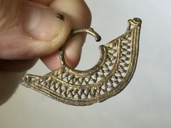 AUTHENTIC PRE-COLUMBIAN GOLD TUMBAGA DESIGNED NOSE RING / PENDANT COLUMBIA COA