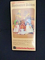 1975 knickerbocker Sunbonnet Baby Molly mint in box