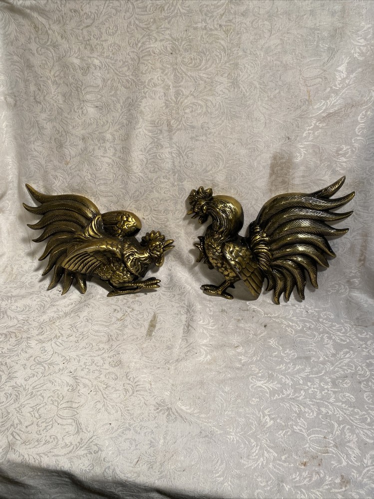 Vintage Pair Rooster Cocks Fighting Wall Hanging Decor Rustic Art Cast Aluminum