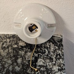 GE Medium Base Porcelain Lampholder with Pull Chain Model 18303