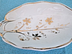 Unbranded vintage 7″ long gold leaf design trinket bowl porcelain